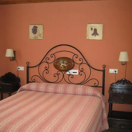 בית כפרי Casa La Abadia *